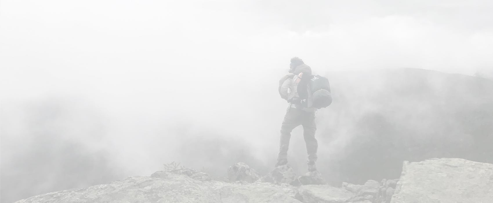 balazs-busznyak-3mtcyvbAqzM-unsplash 從容日常|M61252 NANO mini枕頭包