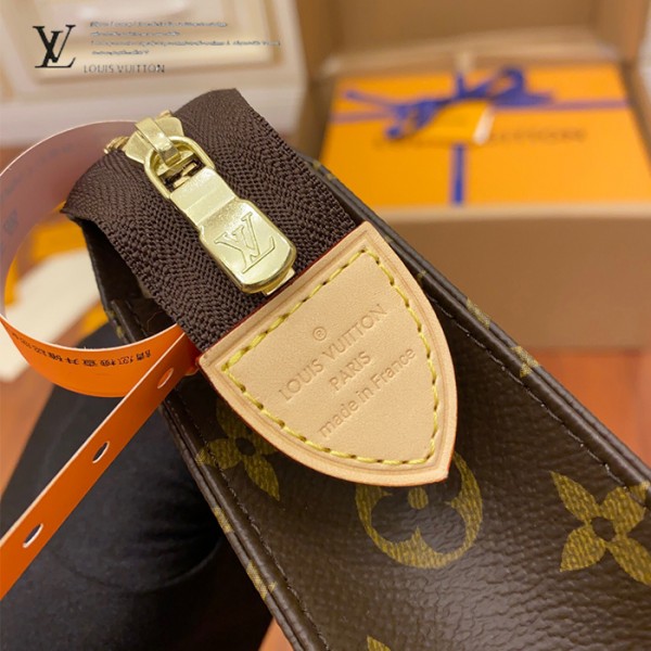 gucciaaa-38675-gallery-75461-0cb163453891b801 從容日常|M47542 男女同款手包化妝包|商品實拍視角 04
