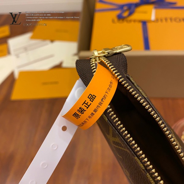 gucciaaa-38677-gallery-75494-f6680f70dee3bc4b 從容日常|M40712 晚宴包手拿包|商品實拍視角 13