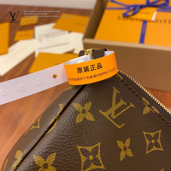 gucciaaa-38677-gallery-75495-ed446b3fa8ff76a4 從容日常|M40712 晚宴包手拿包|商品實拍視角 14