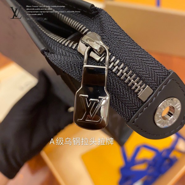 gucciaaa-38682-gallery-75555-b51e135a23df6602 從容日常|M69535 男士手包|商品實拍視角 06