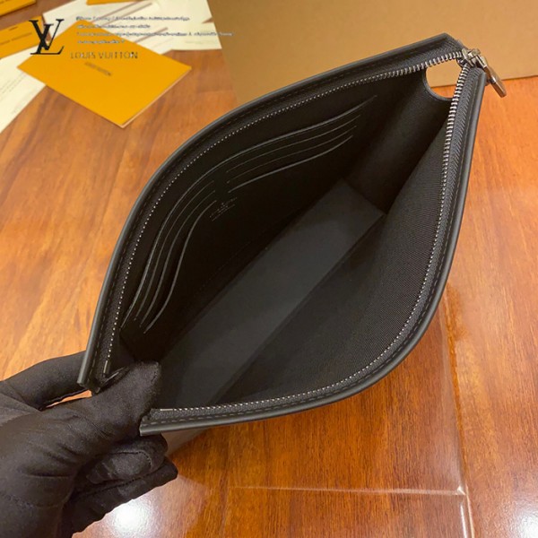 gucciaaa-38682-gallery-75559-a16b4bca594306eb 從容日常|M69535 男士手包|商品實拍視角 09
