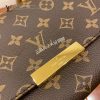 gucciaaa-38683-gallery-75561-310a8df8bef39e1f 從容日常|M40717 小號斜背包晚宴包|商品實拍視角 03