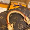 gucciaaa-38684-gallery-75573-4be98b1479a938a6 從容日常|M61252 NANO mini枕頭包|使用場景與整體比例