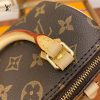 gucciaaa-38684-gallery-75578-df5e3fc5767c955d 從容日常|M61252 NANO mini枕頭包|商品實拍視角 10