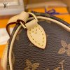 gucciaaa-38684-gallery-75581-08f0c1fbbd26b0c1 從容日常|M61252 NANO mini枕頭包|商品實拍視角 13