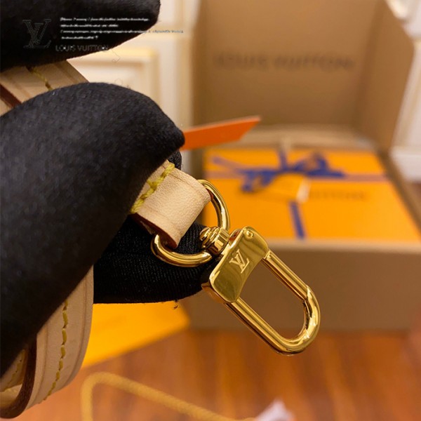 gucciaaa-38686-gallery-75594-b3e578a9fa091056 從容日常|M40718 小號斜背包晚宴包|商品實拍視角 03