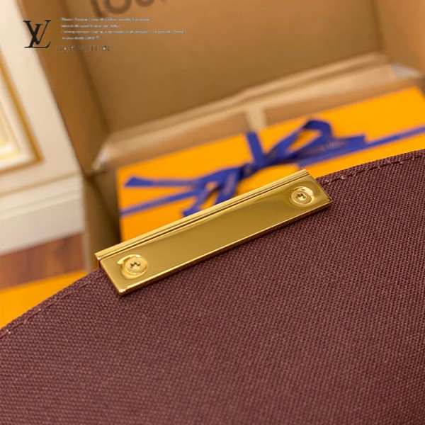 gucciaaa-38686-gallery-75598-2b517efb394252cb 從容日常|M40718 小號斜背包晚宴包|商品實拍視角 07
