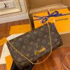 gucciaaa-38686-gallery-75600-e0ab32cb4d8ce2b1 從容日常|M40718 小號斜背包晚宴包|包款全貌與整體比例