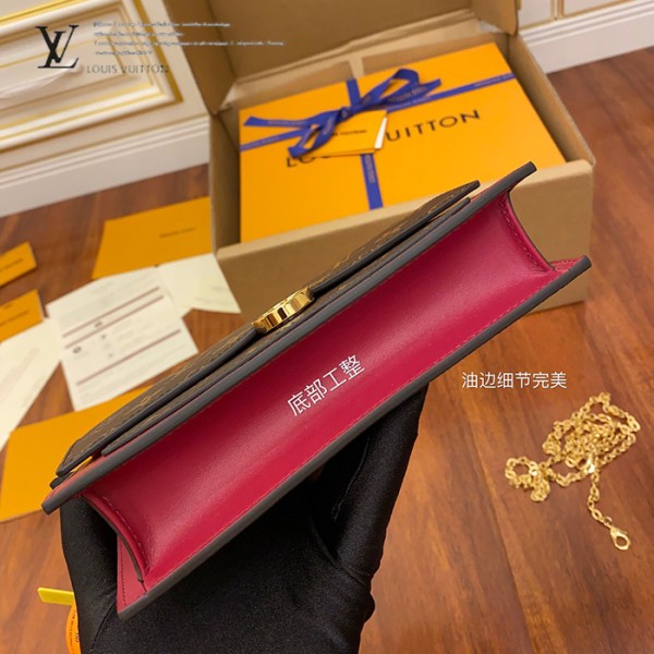 gucciaaa-38687-gallery-75604-19fad51d1f891086 從容日常|M67404 購物袋|商品實拍視角 04