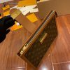 gucciaaa-38689-gallery-75634-949812596009fb5f 從容日常|M69184 手包化妝包|商品實拍視角 10