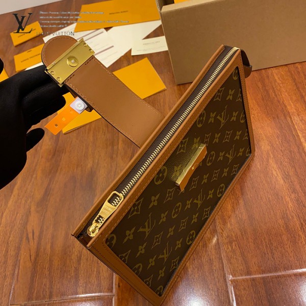 gucciaaa-38689-gallery-75634-949812596009fb5f 從容日常|M69184 手包化妝包|商品實拍視角 10