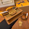 gucciaaa-38690-gallery-75652-43dae4240eceeb0f 從容日常|M68621 達芙妮MINI郵差包|商品實拍視角 15