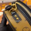 gucciaaa-38691-gallery-75658-1eba70507919c302 從容日常|M68276 斜背包 圓餅包|商品實拍視角 06