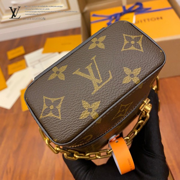 gucciaaa-38693-gallery-75697-2931b9b51c4e7f9e 從容日常|M44914 手機包|商品實拍視角 12