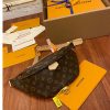 gucciaaa-38694-gallery-75702-5344d9a2891baf41 從容日常|M43644 男女同款胸包腰包|商品實拍視角 04