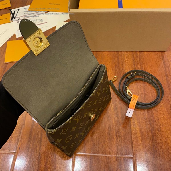 gucciaaa-38696-gallery-75729-295c574720832a79 從容日常|M44797 手提斜背包|商品實拍視角 03