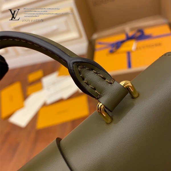 gucciaaa-38696-gallery-75737-9579ec3abb88cd73 從容日常|M44797 手提斜背包|商品實拍視角 10