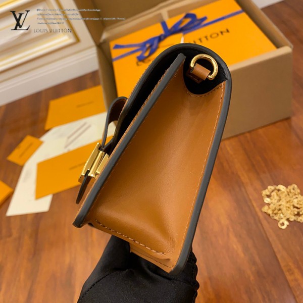 gucciaaa-38697-gallery-75748-3802679e92b7f71c 從容日常|M68746 小號達芙妮郵差包|商品實拍視角 07
