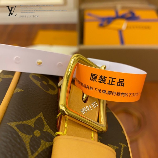 gucciaaa-38703-gallery-75815-94ee2a67695a490c 從容日常|M52294 化妝包圓餅包|商品實拍視角 03