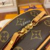 gucciaaa-38703-gallery-75816-94775b8ff85e9492 從容日常|M52294 化妝包圓餅包|商品實拍視角 04