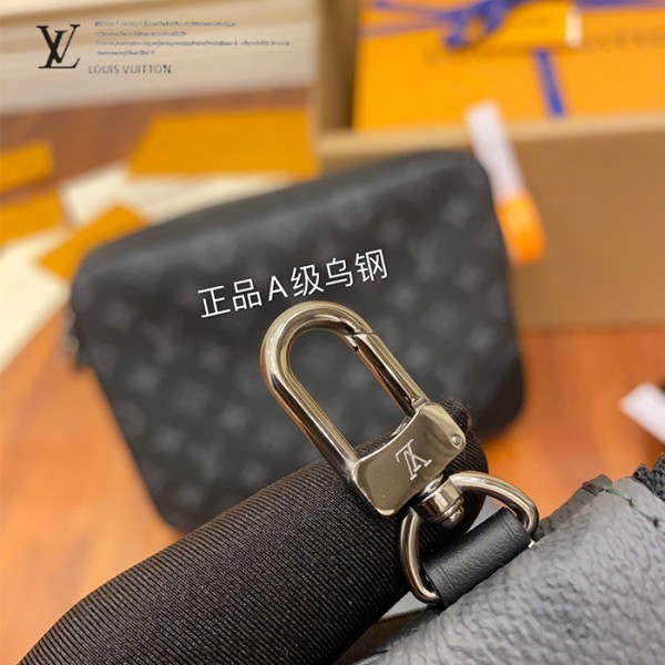 gucciaaa-38706-gallery-75857-50a21d0c3560fbd2 從容日常|M69443 男士三合一郵差包|商品實拍視角 07