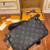gucciaaa-38706-gallery-75858-a326cd9f880d9ebb 從容日常|M69443 男士三合一郵差包|商品實拍視角 08