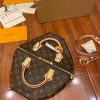 gucciaaa-38710-gallery-75919-bb63bc7edb6f8490 從容日常|M41112 SPEEDY 30枕頭包|商品實拍視角 12