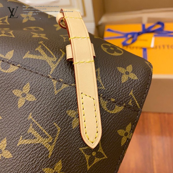 gucciaaa-38714-gallery-75982-bb0a33af29f7af44 從容日常|M43431 雙肩包|商品實拍視角 14
