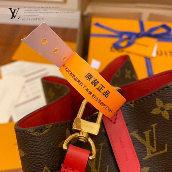 gucciaaa-38716-gallery-76012-bd72aaf9f4d168de 從容日常|M44021 水桶包|商品實拍視角 07