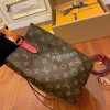 gucciaaa-38716-gallery-76014-e1259d7d9ab8fc4c 從容日常|M44021 水桶包|商品實拍視角 09