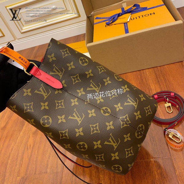 gucciaaa-38716-gallery-76014-e1259d7d9ab8fc4c 從容日常|M44021 水桶包|商品實拍視角 09