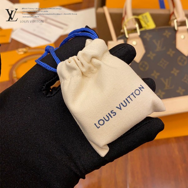 gucciaaa-38719-gallery-76037-fbb6cbb21e1a76ee 從容日常|M53152 ALMA bb 貝殼包|商品實拍視角 07