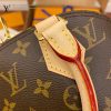 gucciaaa-38719-gallery-76041-e69e94a6e085ee83 從容日常|M53152 ALMA bb 貝殼包|商品實拍視角 10