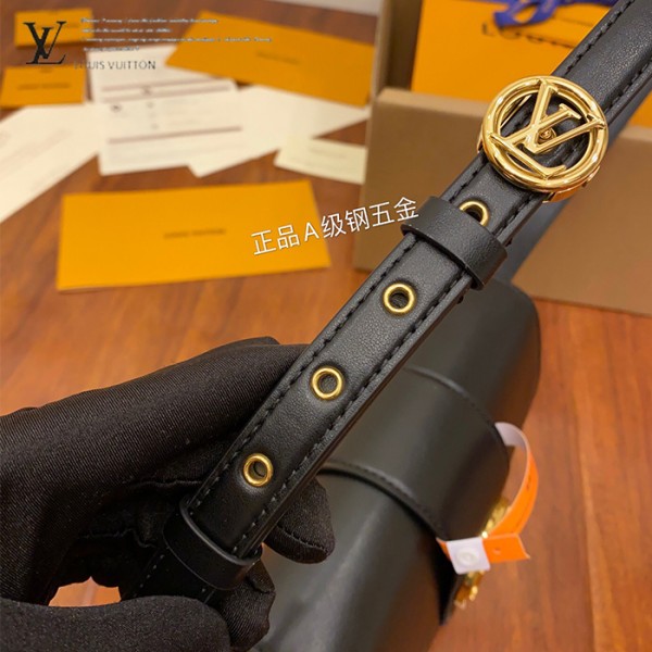 gucciaaa-38720-gallery-76049-a590a0927cb9d722 從容日常|M55948 女士郵差包|商品實拍視角 06