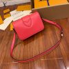 gucciaaa-38721-gallery-76062-be44cfdf2ba8d892 從容日常|M55949 女士郵差包|商品實拍視角 04