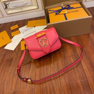 從容日常｜M55949 女士郵差包｜包款全貌與整體比例