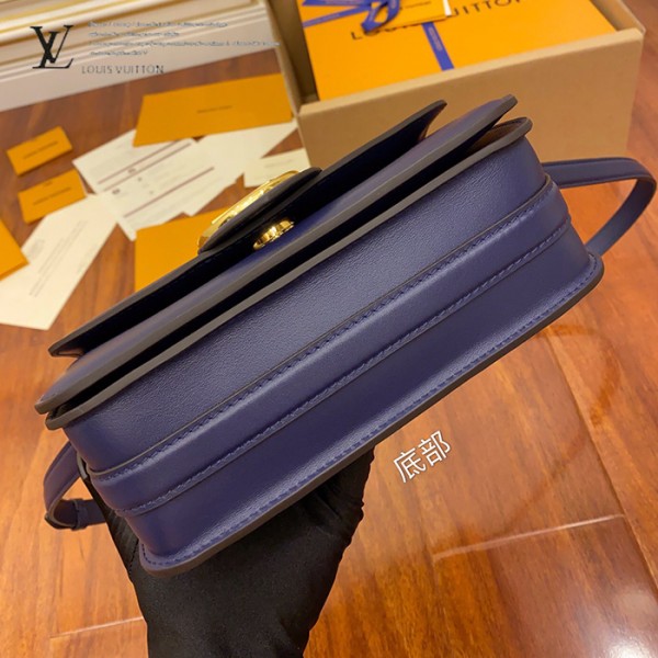 gucciaaa-38722-gallery-76074-d3465894bc7ffdb4 從容日常|M55951 女士郵差包|商品實拍視角 03
