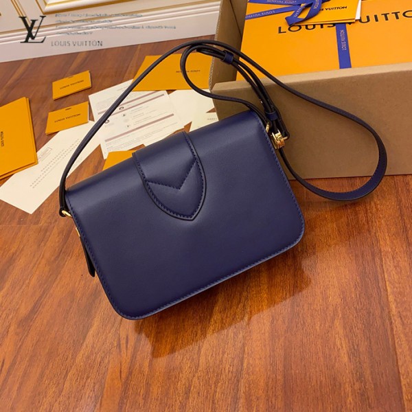 gucciaaa-38722-gallery-76077-bbfef35223f29d5a 從容日常|M55951 女士郵差包|商品實拍視角 06