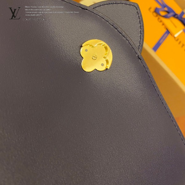 gucciaaa-38722-gallery-76086-4fda0e71d3530d29 從容日常|M55951 女士郵差包|商品實拍視角 15