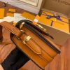gucciaaa-38723-gallery-76097-ddbd35f69a6244de 從容日常|M55952 女士郵差包|商品實拍視角 03