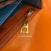 gucciaaa-38723-gallery-76111-32d057118cc80520 從容日常|M55952 女士郵差包|商品實拍視角 17