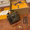 gucciaaa-38726-gallery-76152-9bc3a5ebd6e587d0 從容日常|M45165 化妝包|包款全貌與整體比例
