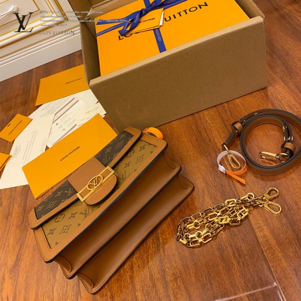 gucciaaa-38729-gallery-76178-10485b4044599888 從容日常|M44391 達芙妮郵差包|商品實拍視角 04